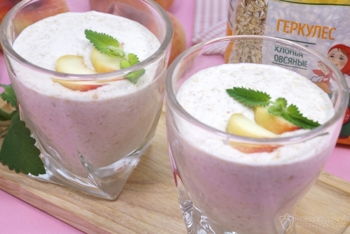 Смузи с персиками и овсянкой