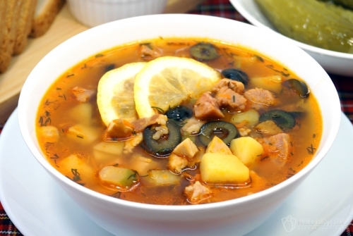 Солянка с маслинами