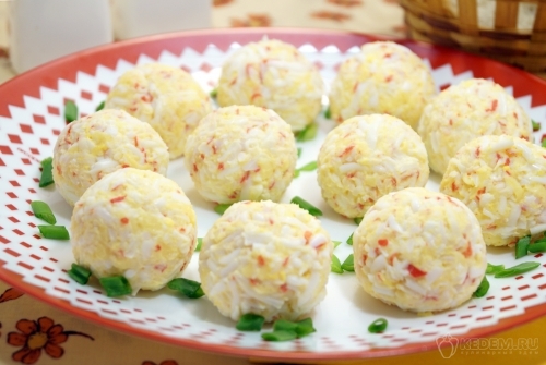 Сырные шарики с крабовыми палочками