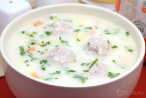 Сырный суп с рисом и фрикадельками