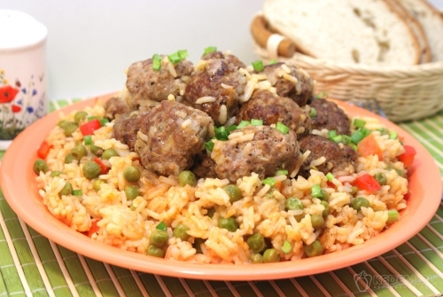 Тефтели с рисом и овощами