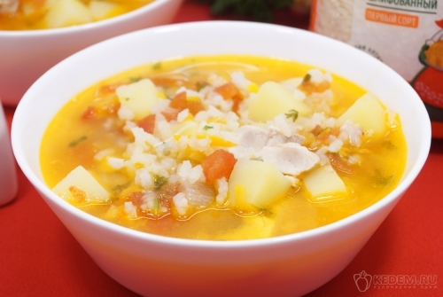Томатный суп с рисом и курицей