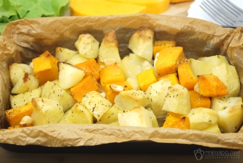 Тыква с картошкой в духовке