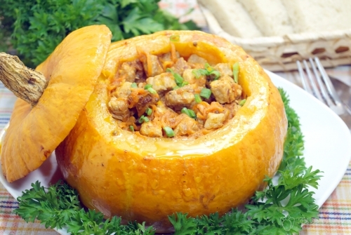 Тыква с мясом в духовке
