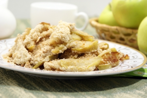 Яблочные дольки с песочной крошкой