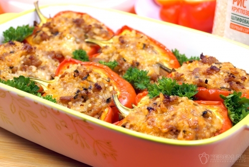Запеченные фаршированные перцы
