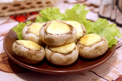 Запеченные шампиньоны с сыром