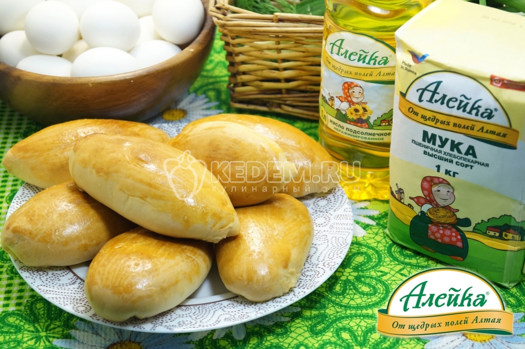 Бабушкины пирожки с яйцом и зеленым луком