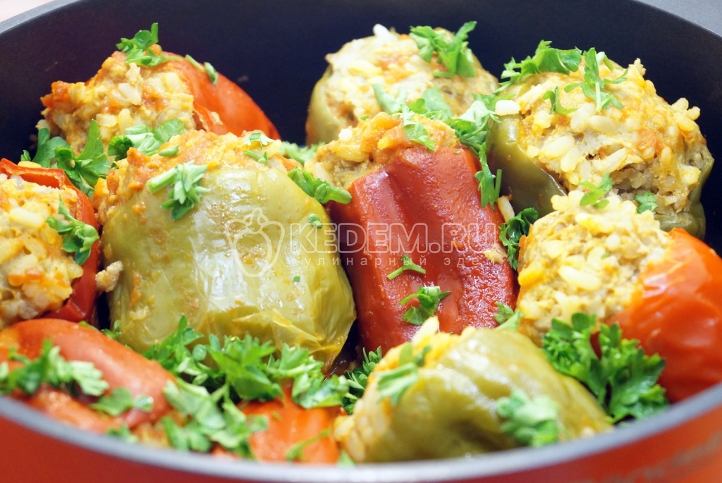 Фаршированные перцы с фаршем и рисом