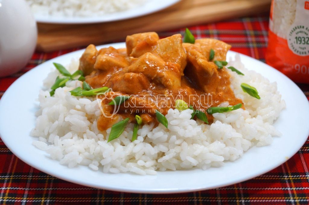 Гуляш из курицы с рисом