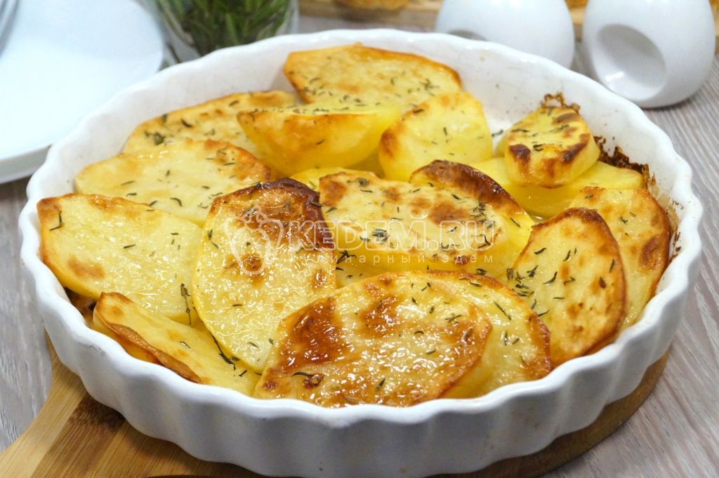 Картофель запеченный со сливочным маслом в духовке