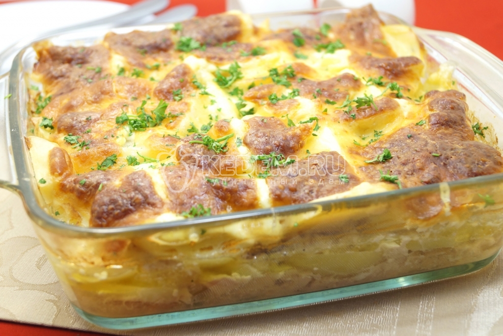 Картофельная запеканка с куриным фаршем в духовке