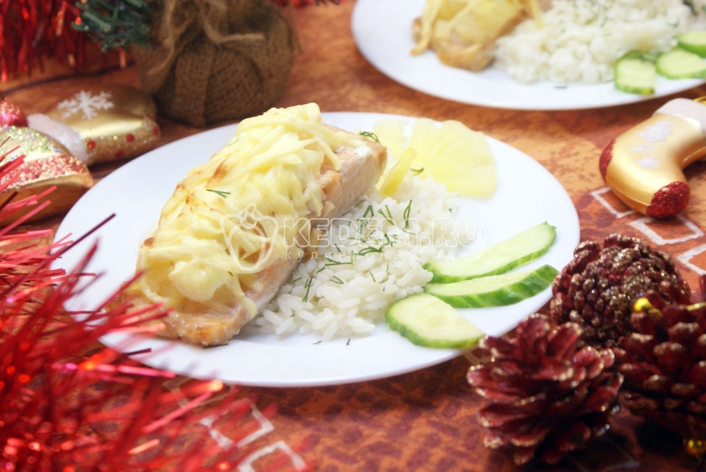 Кета под ананасами