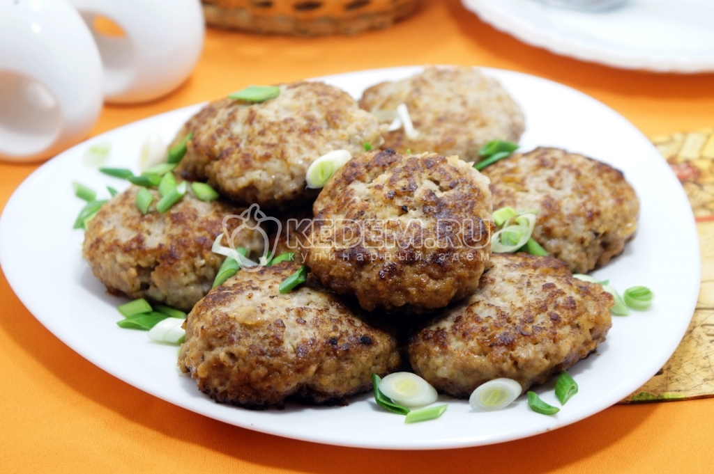 Котлеты из фарша с хлебом и молоком