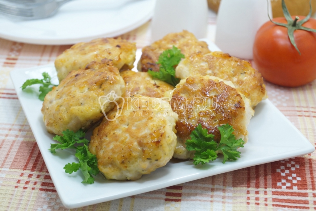 Рубленные котлеты из курицы с сыром