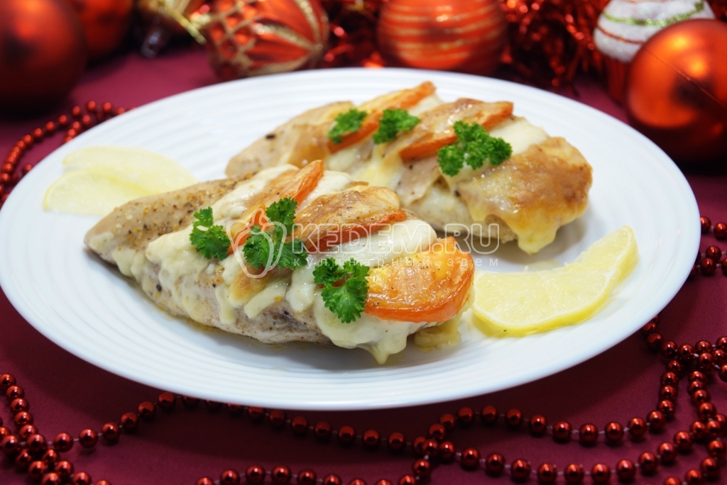 Куриное филе в духовке Капрезе