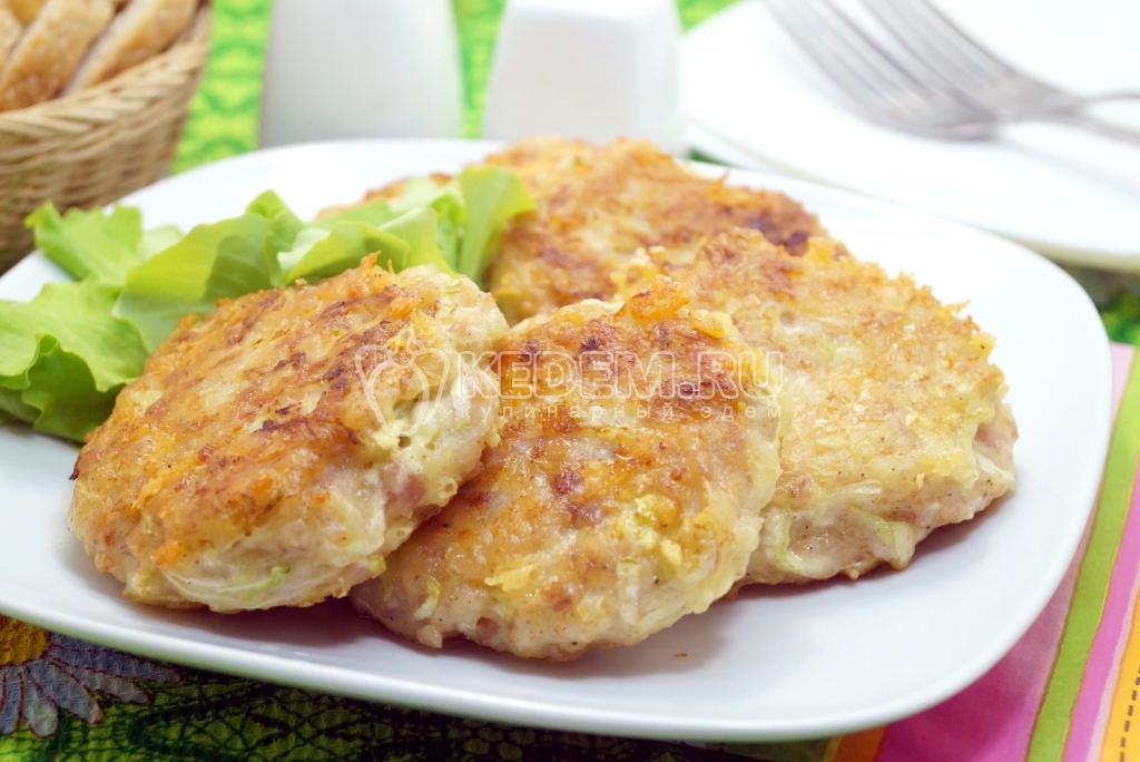 Куриные котлеты с кабачком