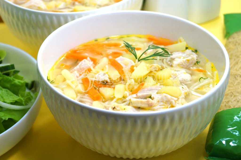 Куриный суп с вермишелью паутинка