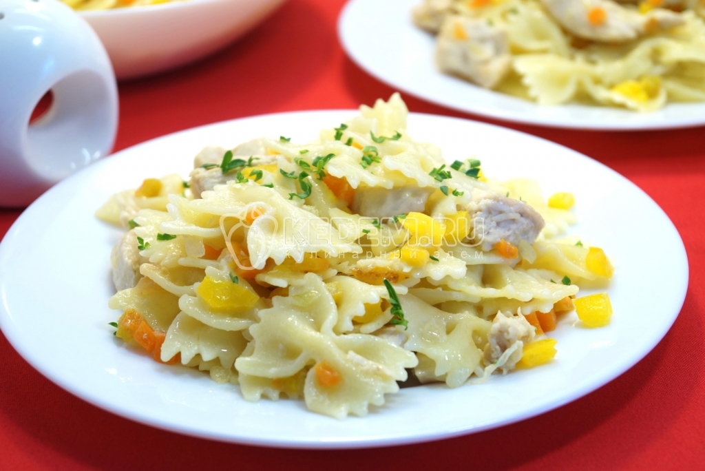 Макароны с курицей