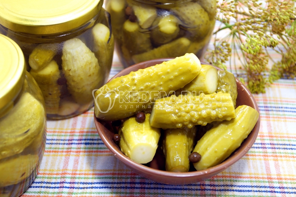 Маринованные огурцы Фирменные