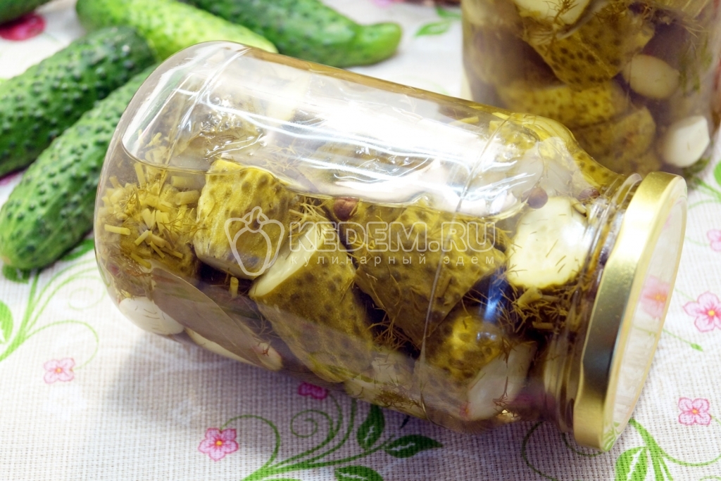 Маринованные огурцы с укропом
