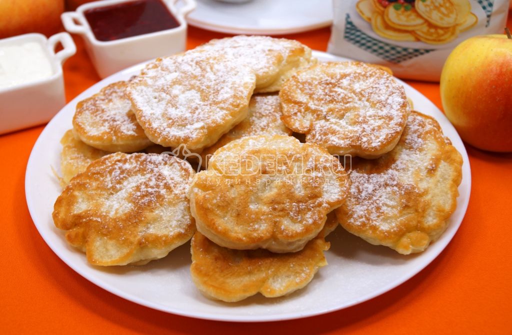 Оладьи с яблоками
