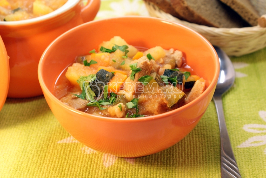 Овощное рагу с кабачками цукини