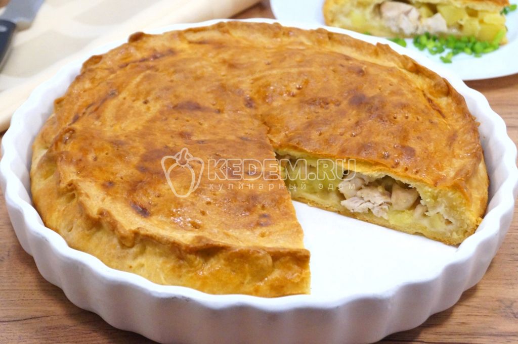 Пирог с курицей и картошкой в духовке на бездрожжевом тесте