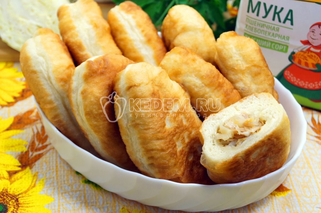 Пирожки с капустой на сковороде