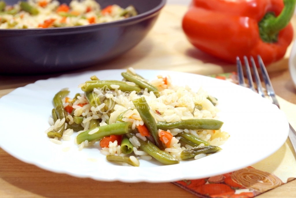 Рис с овощами и стручковой фасолью