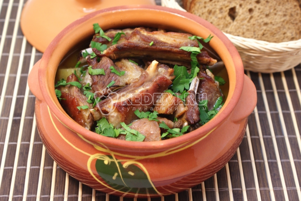 Рёбрышки с картофелем и розмарином