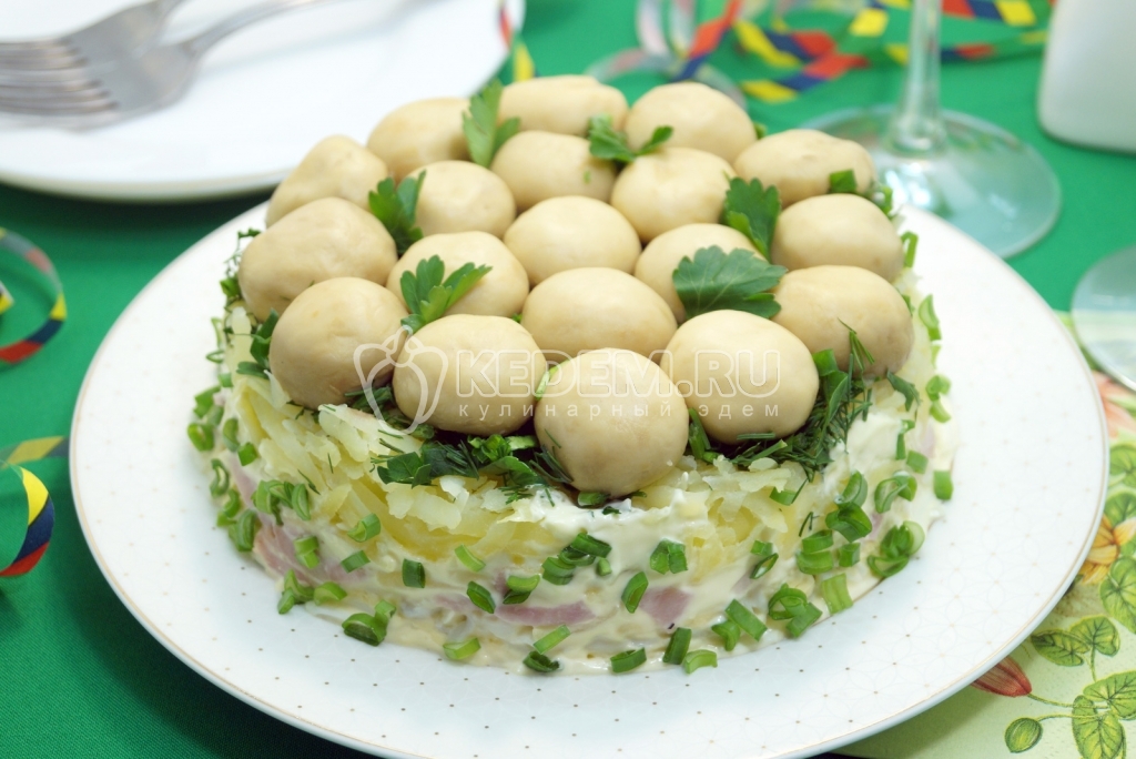Салат Грибная поляна с шампиньонами