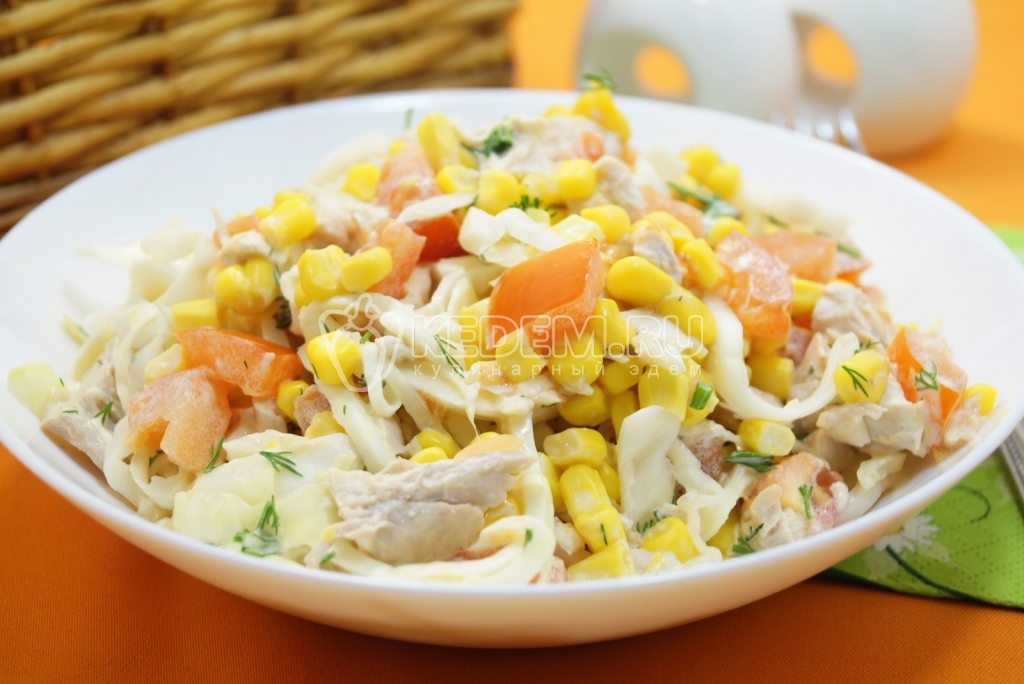 Салат с капустой и курицей Тукан