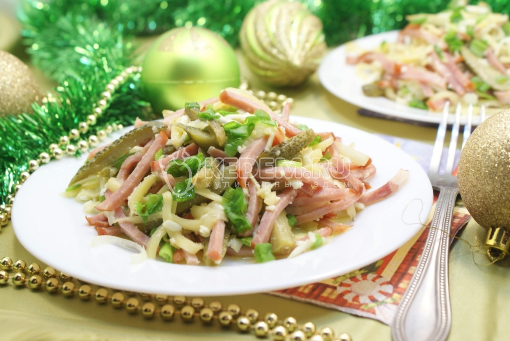 Салат с корнишонами Остренький