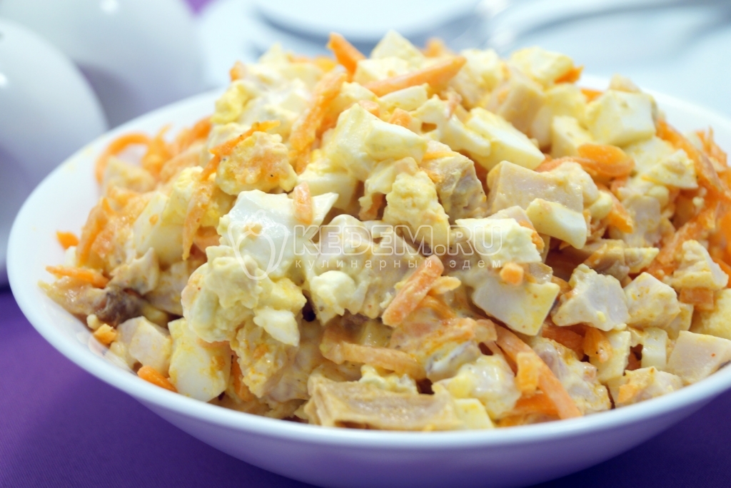 Салат с курицей и морковью Молния