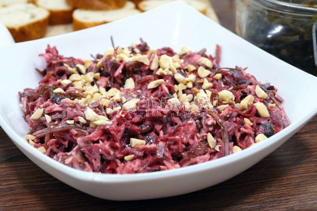 Салат со свеклой и морской капустой