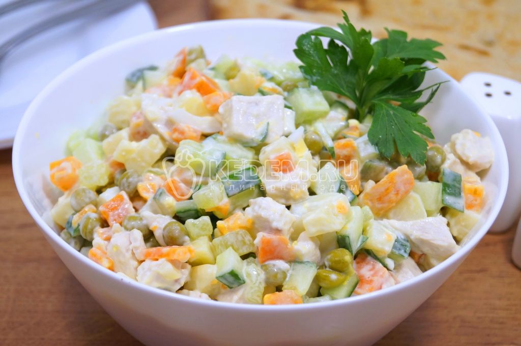 Салат Столичный с куриным филе