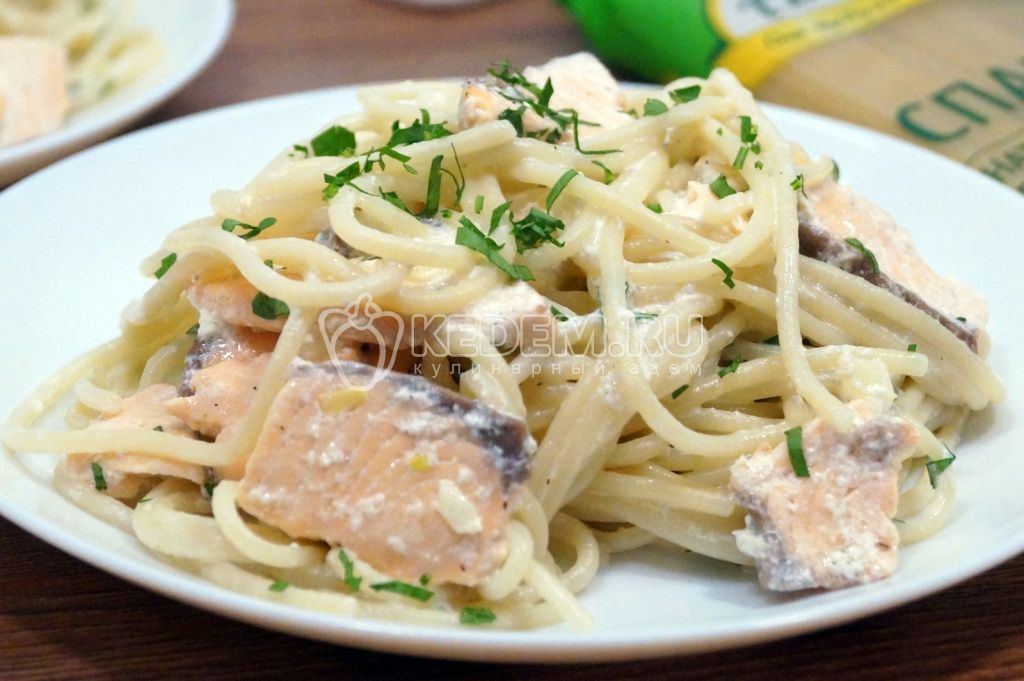 Спагетти с семгой и сливочным соусом