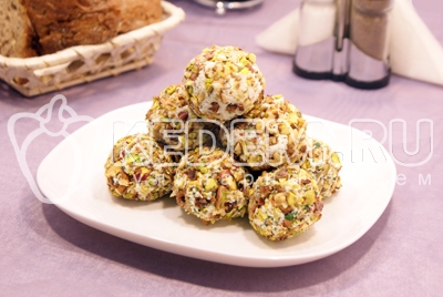 Сырные шарики с виноградом