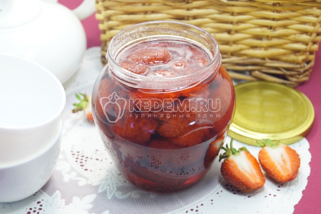 Варенье из клубники с целыми ягодами