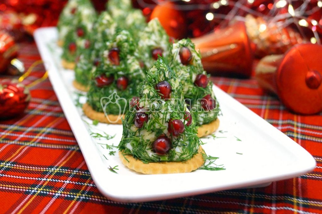 Закуска на крекерах Ёлочки-иголочки