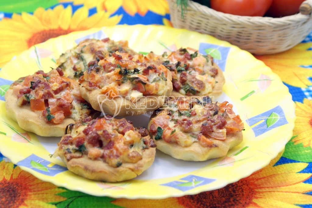 Закусочные корзинки с салатом