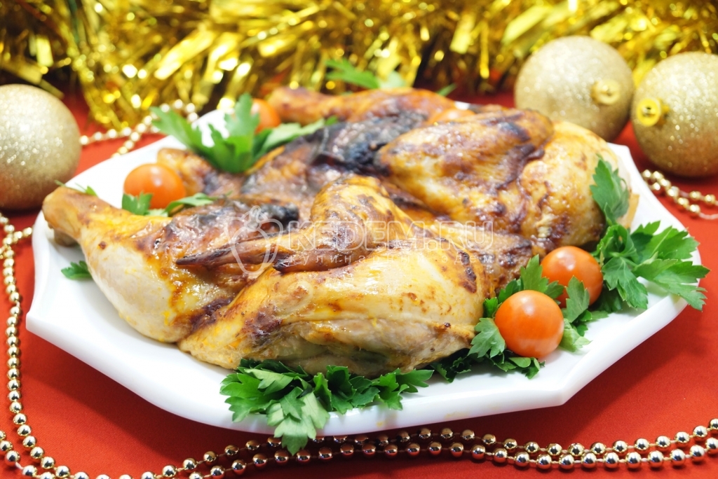 Запеченная курица в соусе сацебели
