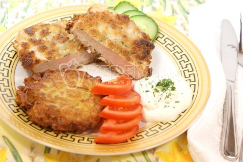 Шницель с картофельной лепёшкой